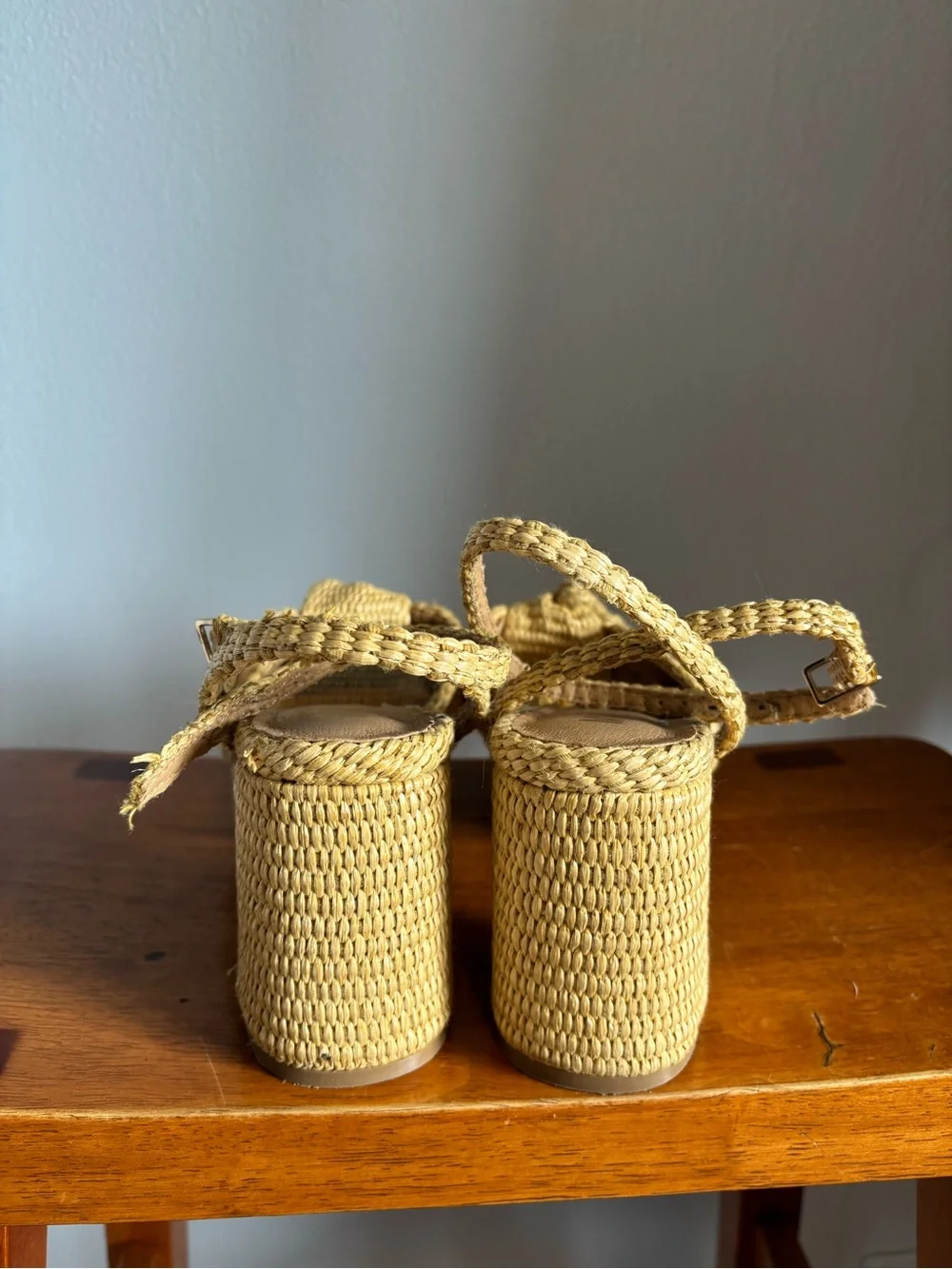 MIA knotted woven